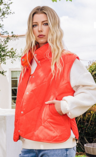 Mountainside Moment Vest - Tomato