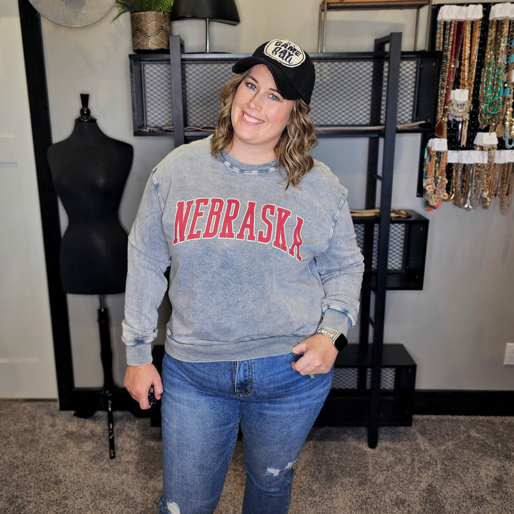 Simple Nebraska Puff Graphic Sweatshirt - Grey